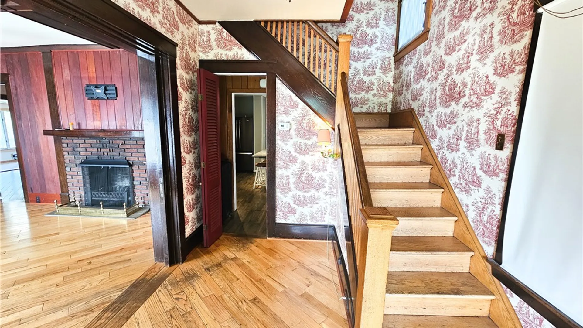 Property at 814 Maple Avenue, Elmira City, NY 14904 4
