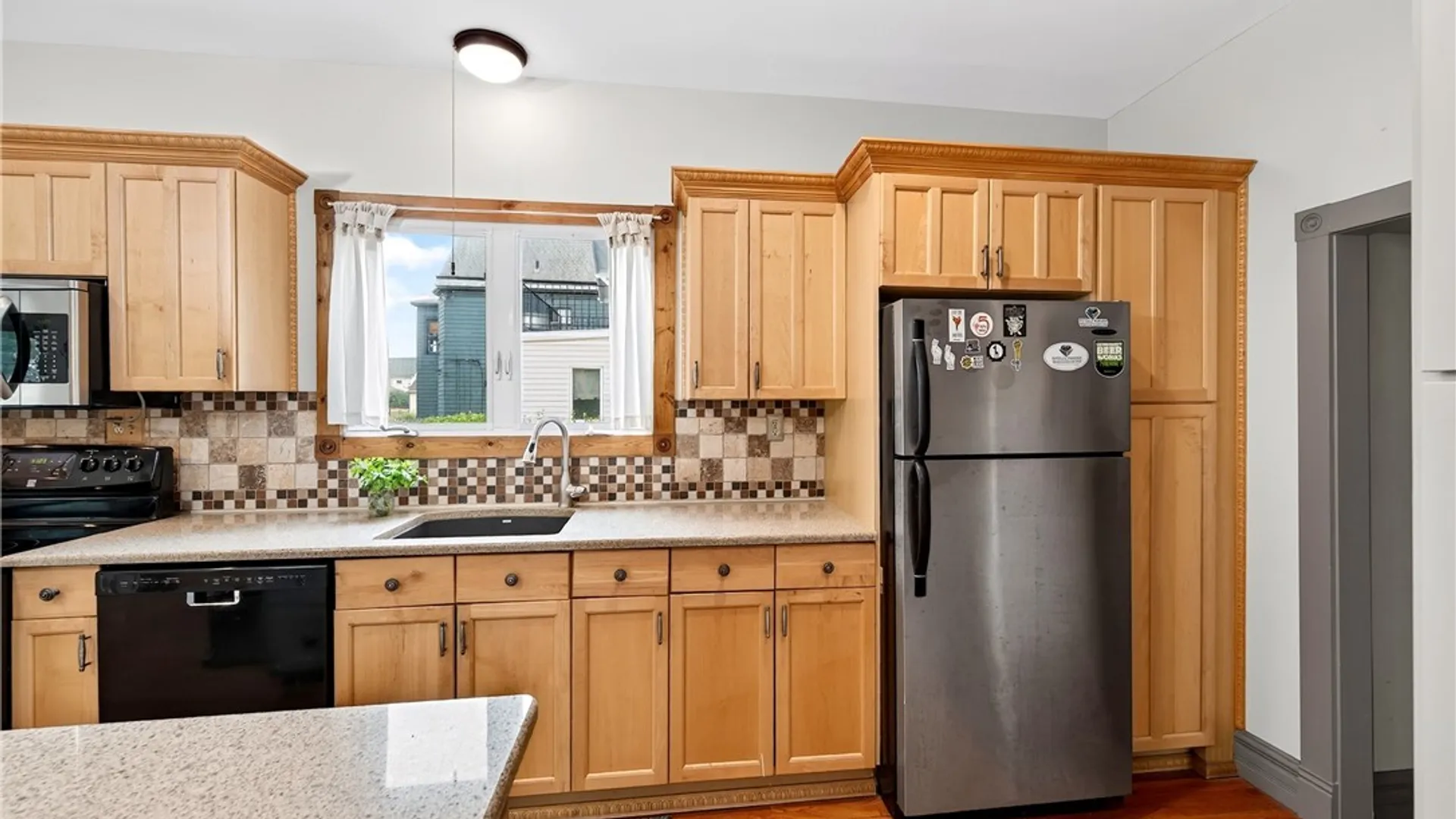 Property at 599 Parkside Ave, Buffalo, NY 14216 19