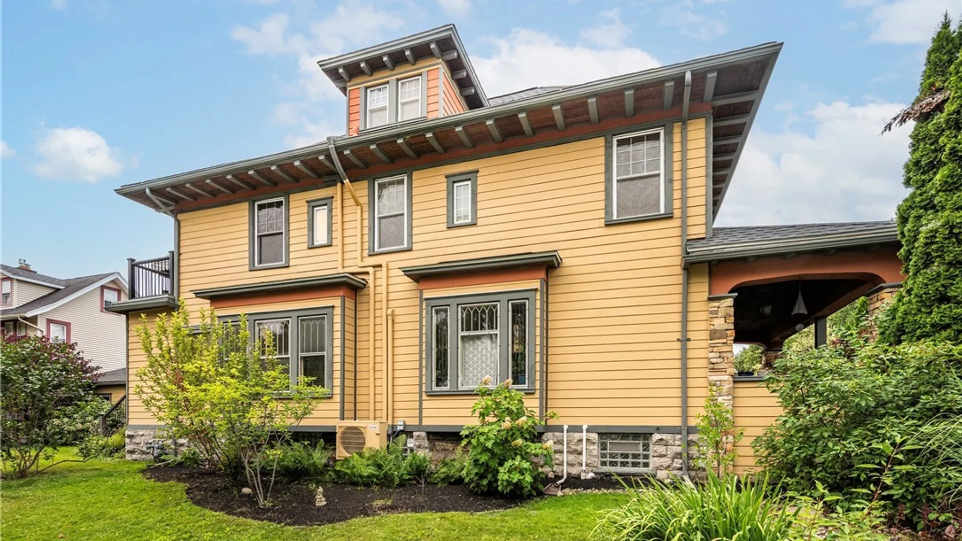 Property at 599 Parkside Ave, Buffalo, NY 14216 36