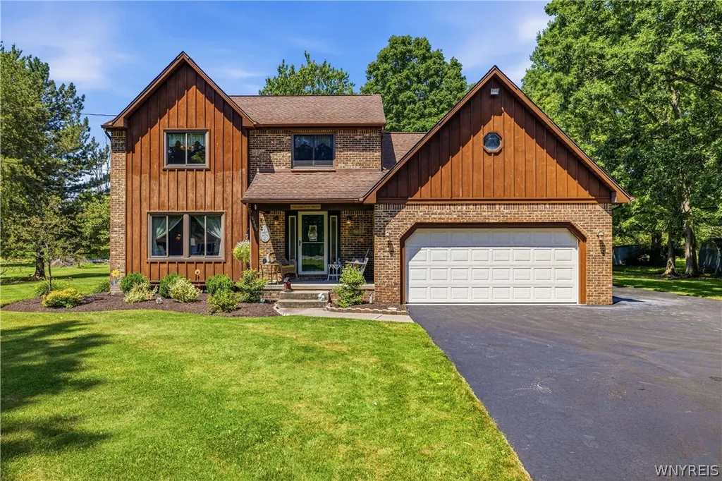 Property at 6489 Tonawanda Creek Road, Lockport Town, NY 14094