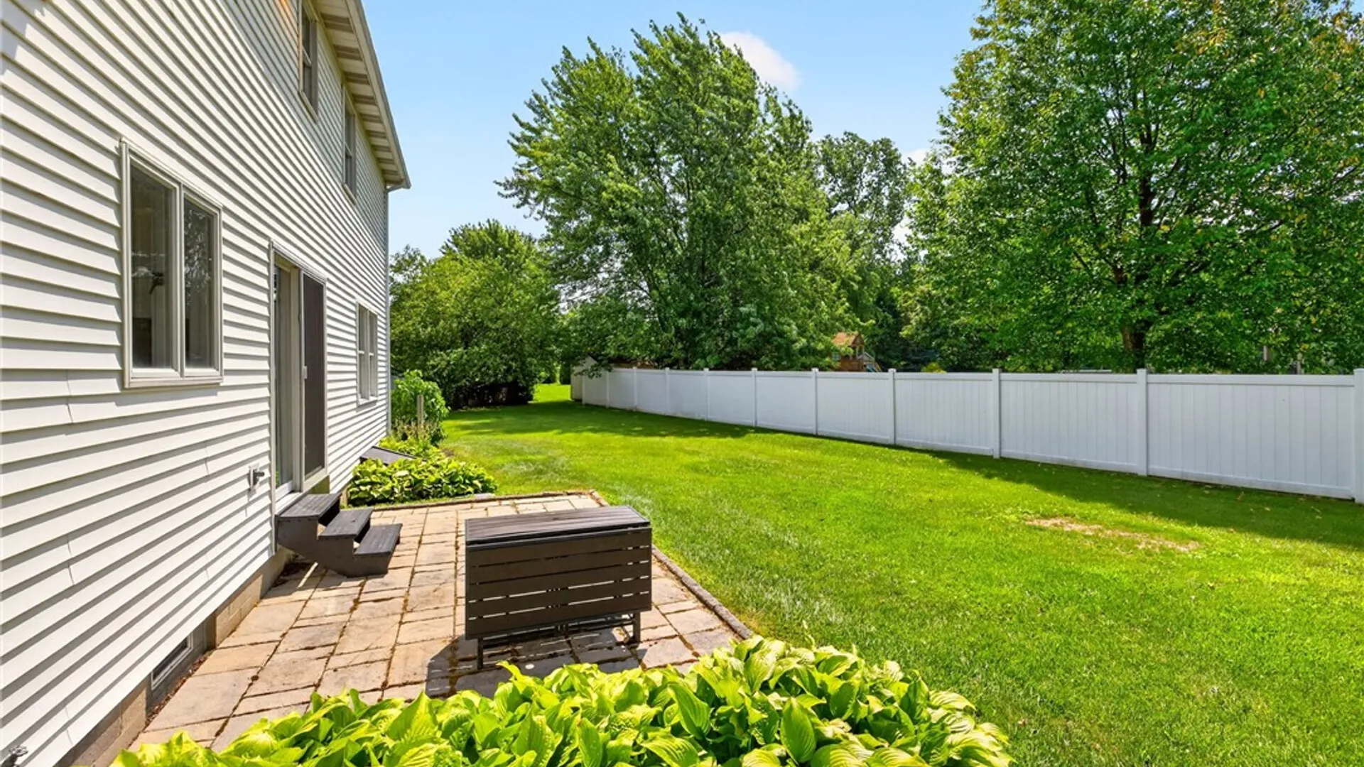 Property at 953 Dibbles Trl, Webster, NY 14580 40