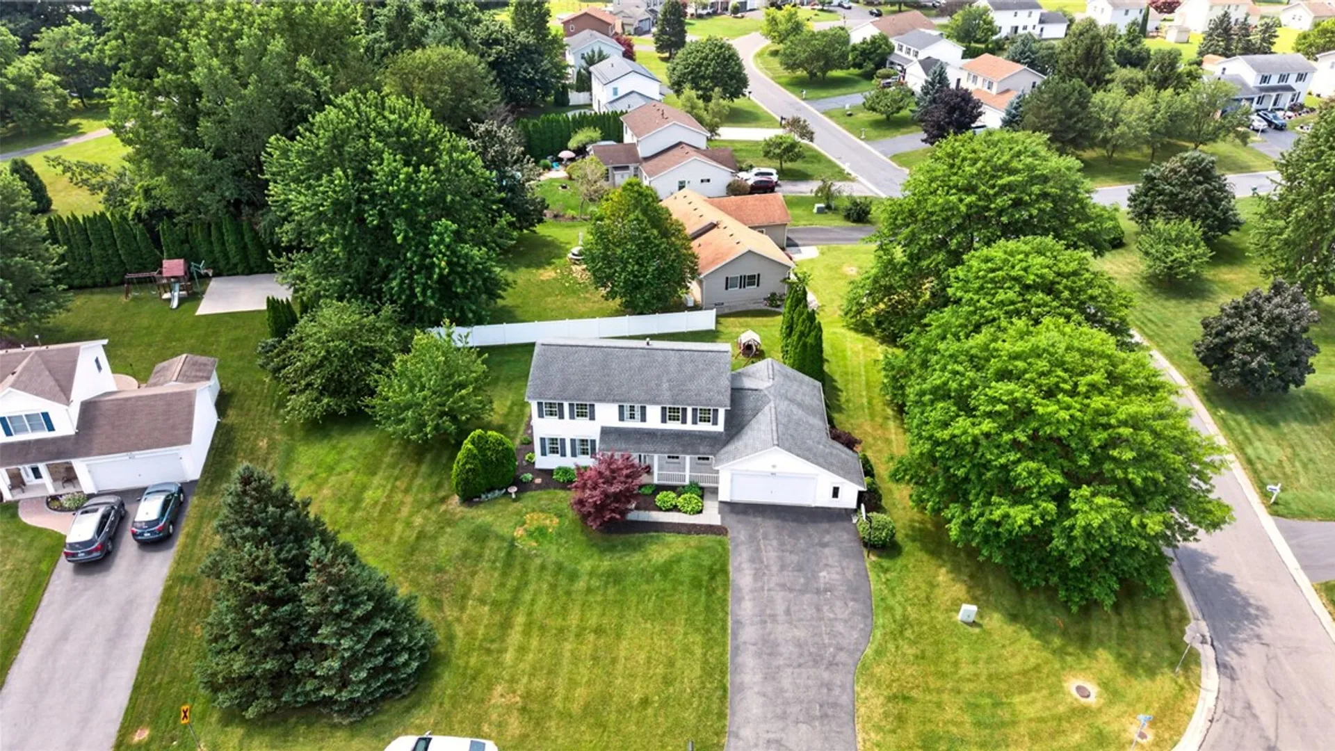 Property at 953 Dibbles Trl, Webster, NY 14580 45