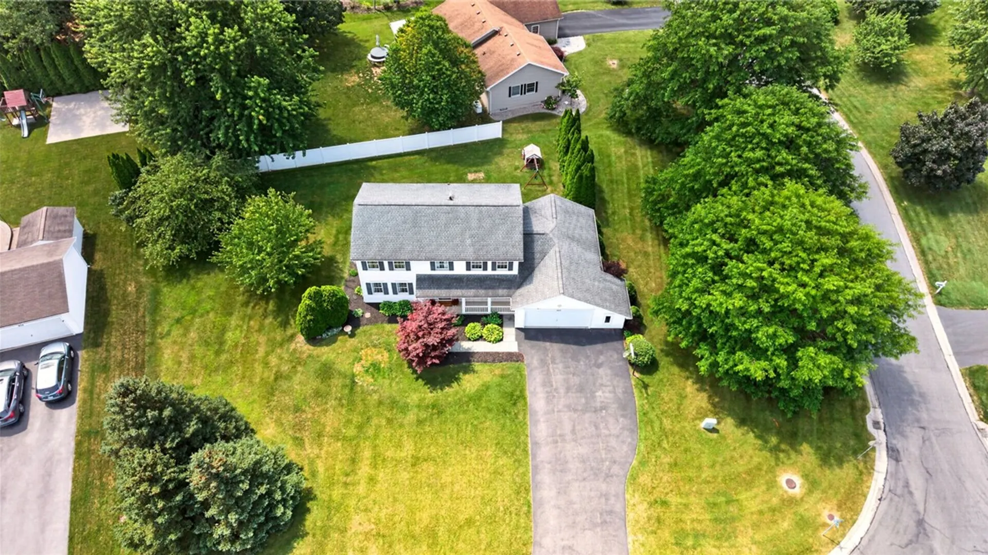 Property at 953 Dibbles Trl, Webster, NY 14580 46