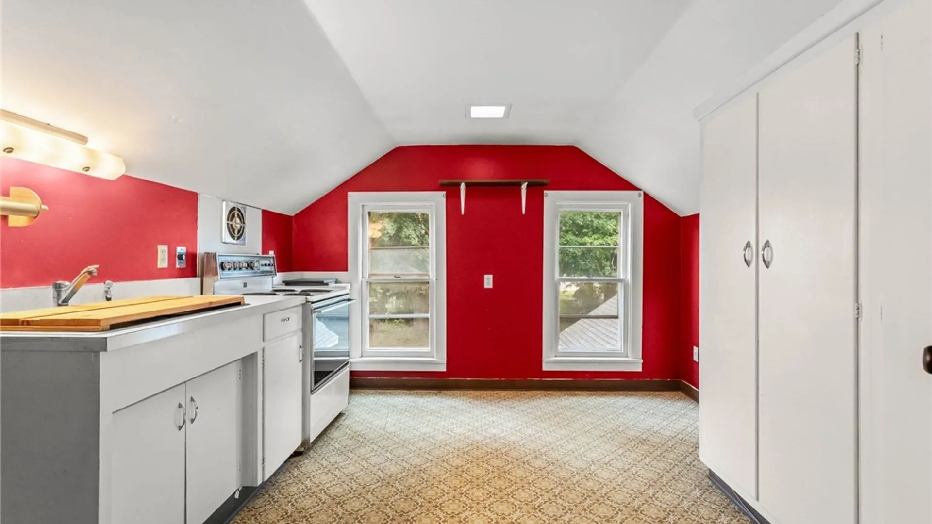Property at 9 Lincoln Avenue, Leroy, NY 14482 16
