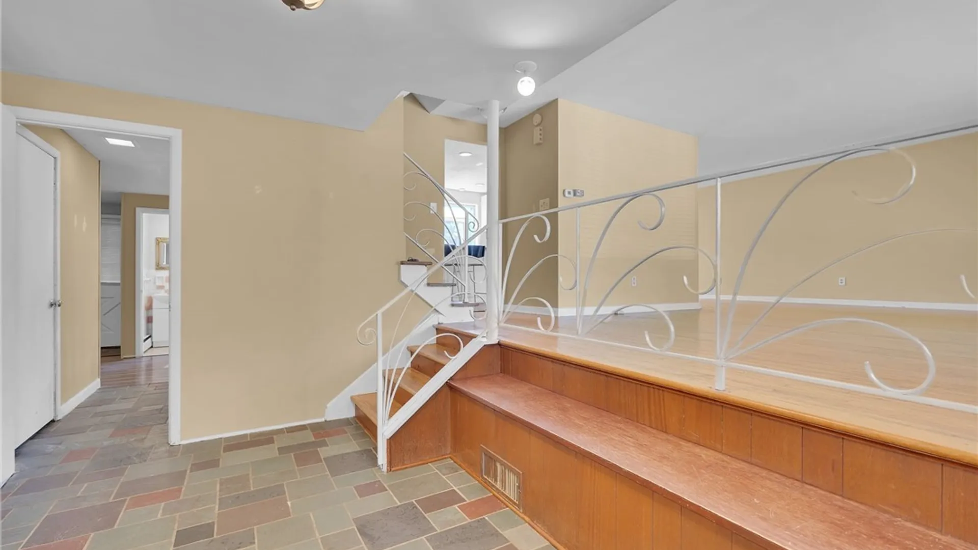 Property at 129 Ponderosa Drive, Amherst, NY 14221 3