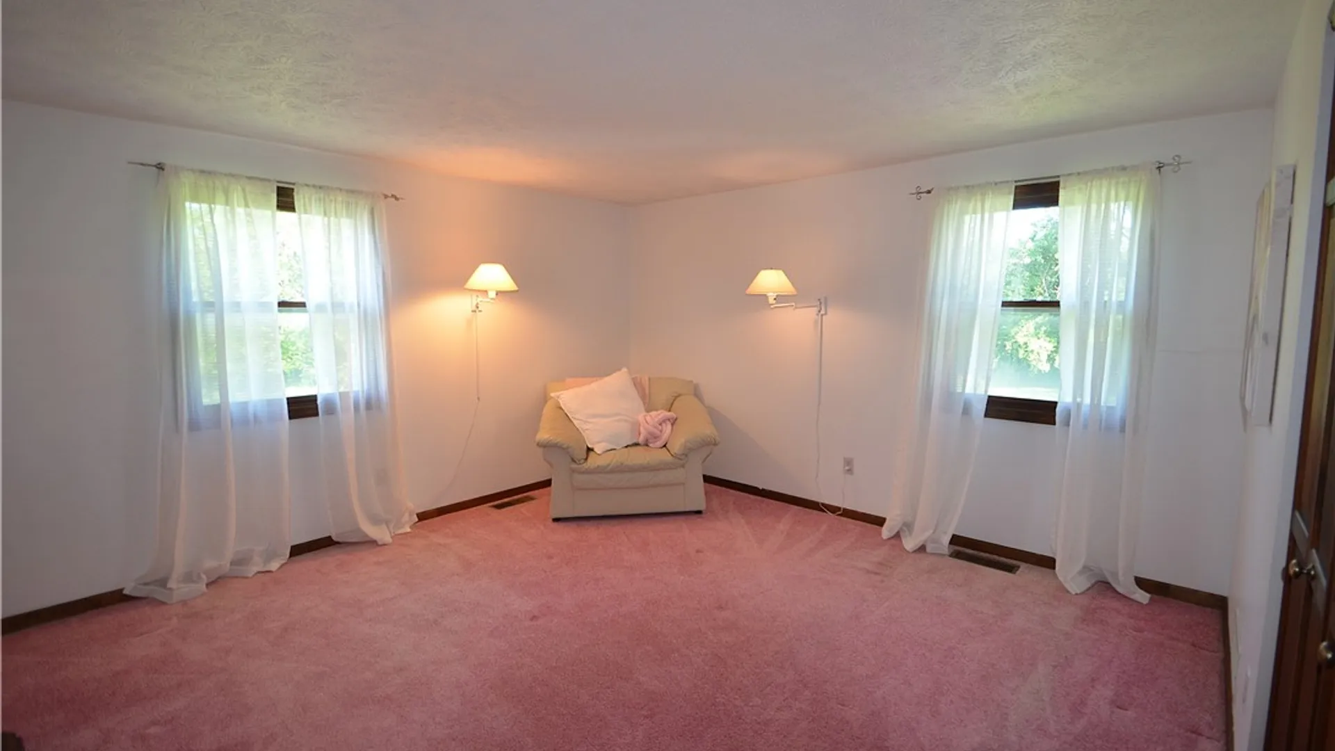Property at 48 Woodsong Lane, Greece, NY 14612 17
