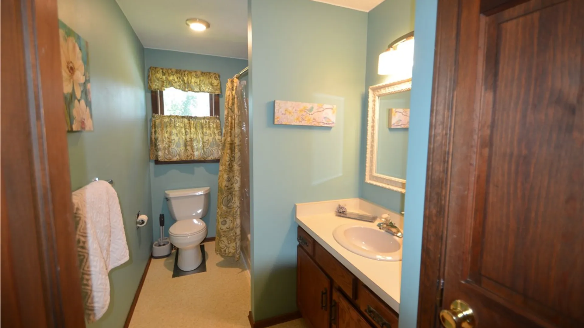 Property at 48 Woodsong Lane, Greece, NY 14612 18