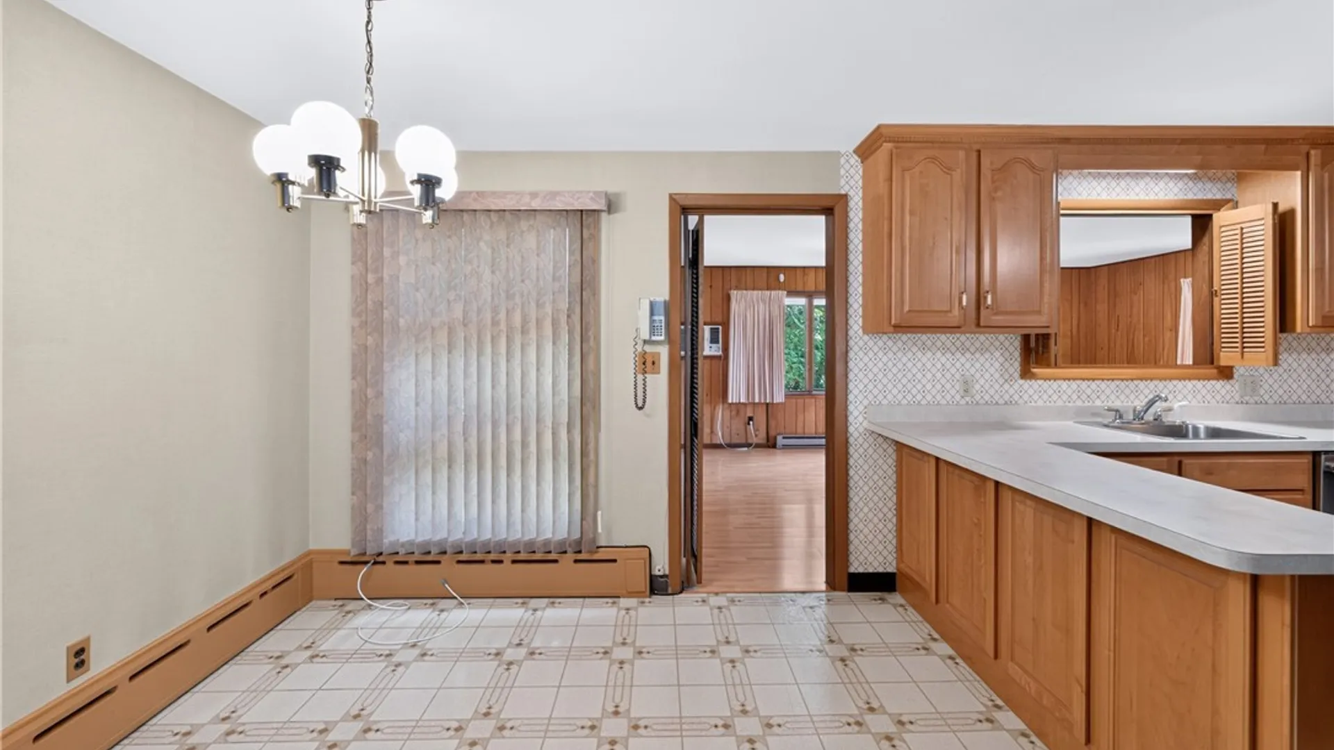 Property at 5 Robin Road, New Hartford, NY 13413 9