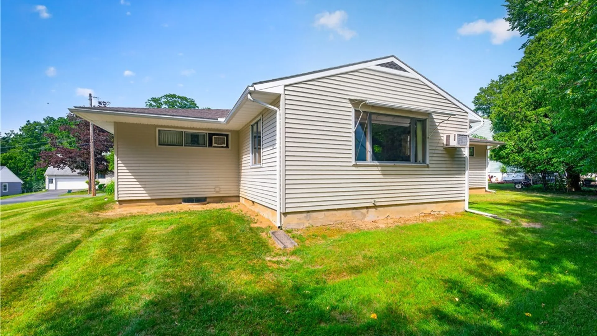Property at 5 Robin Road, New Hartford, NY 13413 45