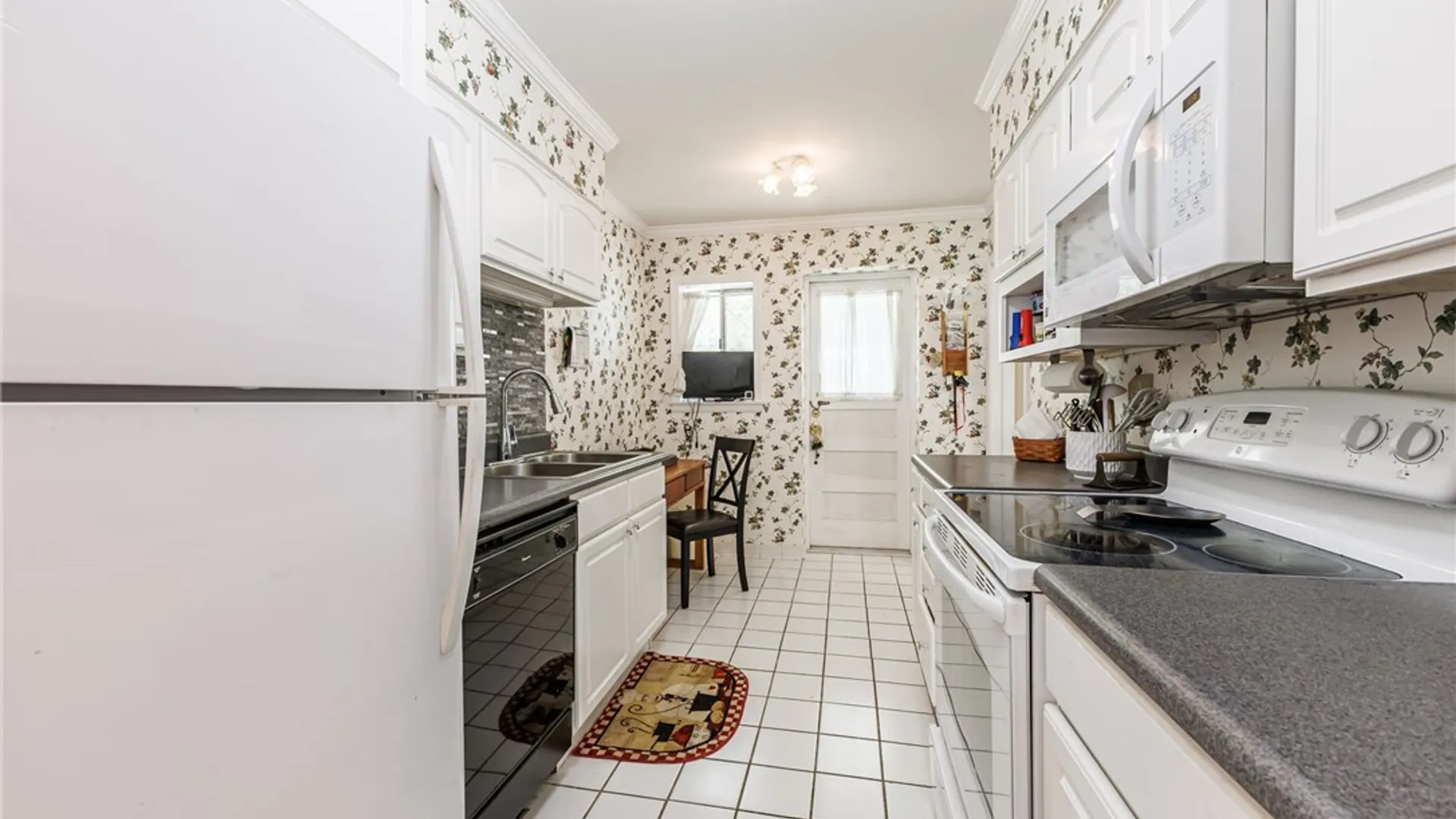 Property at 4 Lost Mountain, Penfield, NY 14625 11