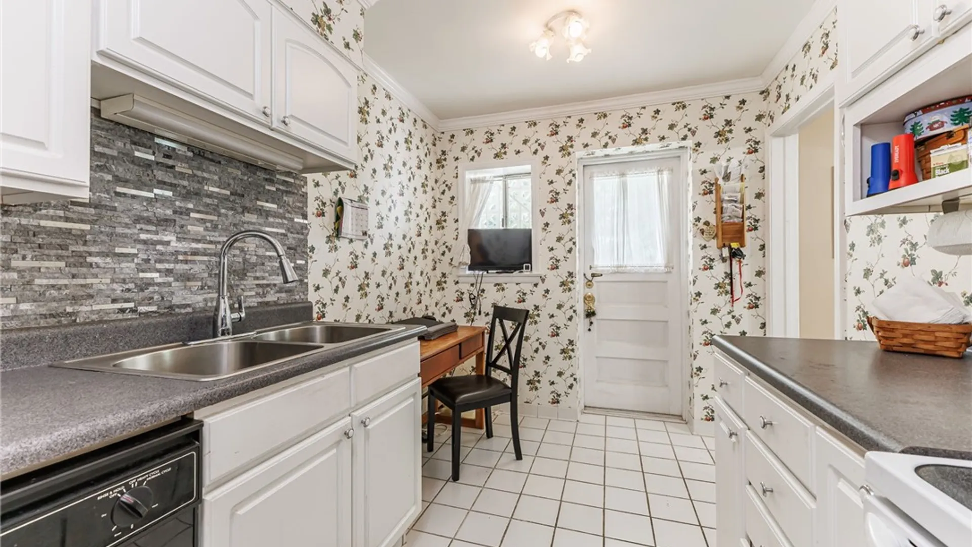Property at 4 Lost Mountain, Penfield, NY 14625 13