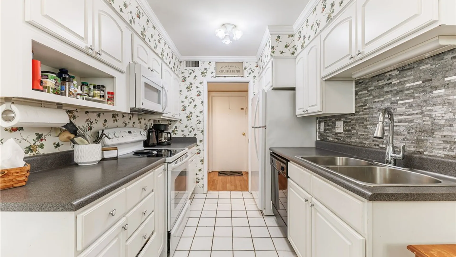 Property at 4 Lost Mountain, Penfield, NY 14625 15