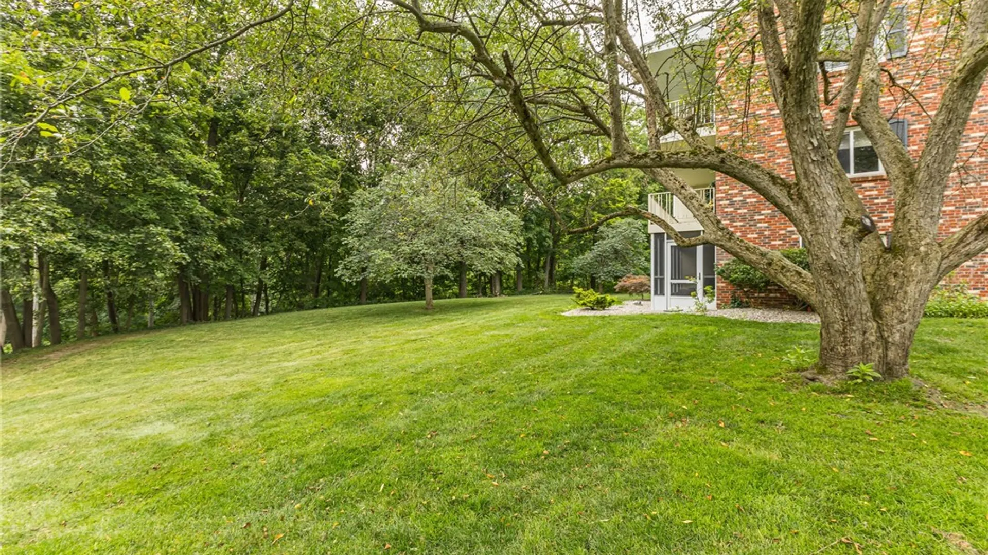 Property at 4 Lost Mountain, Penfield, NY 14625 27