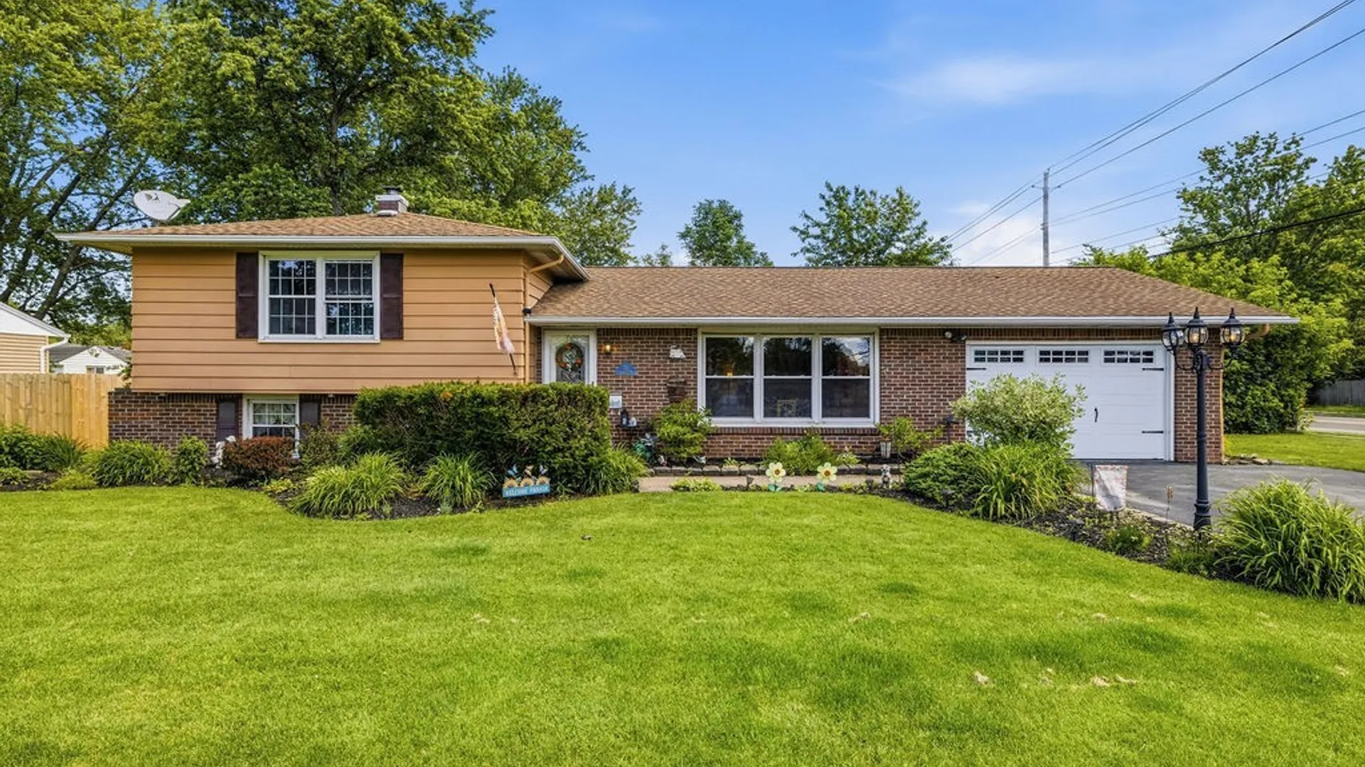 Property at 23 Eisenhower Drive, Lockport City, NY 14094 2