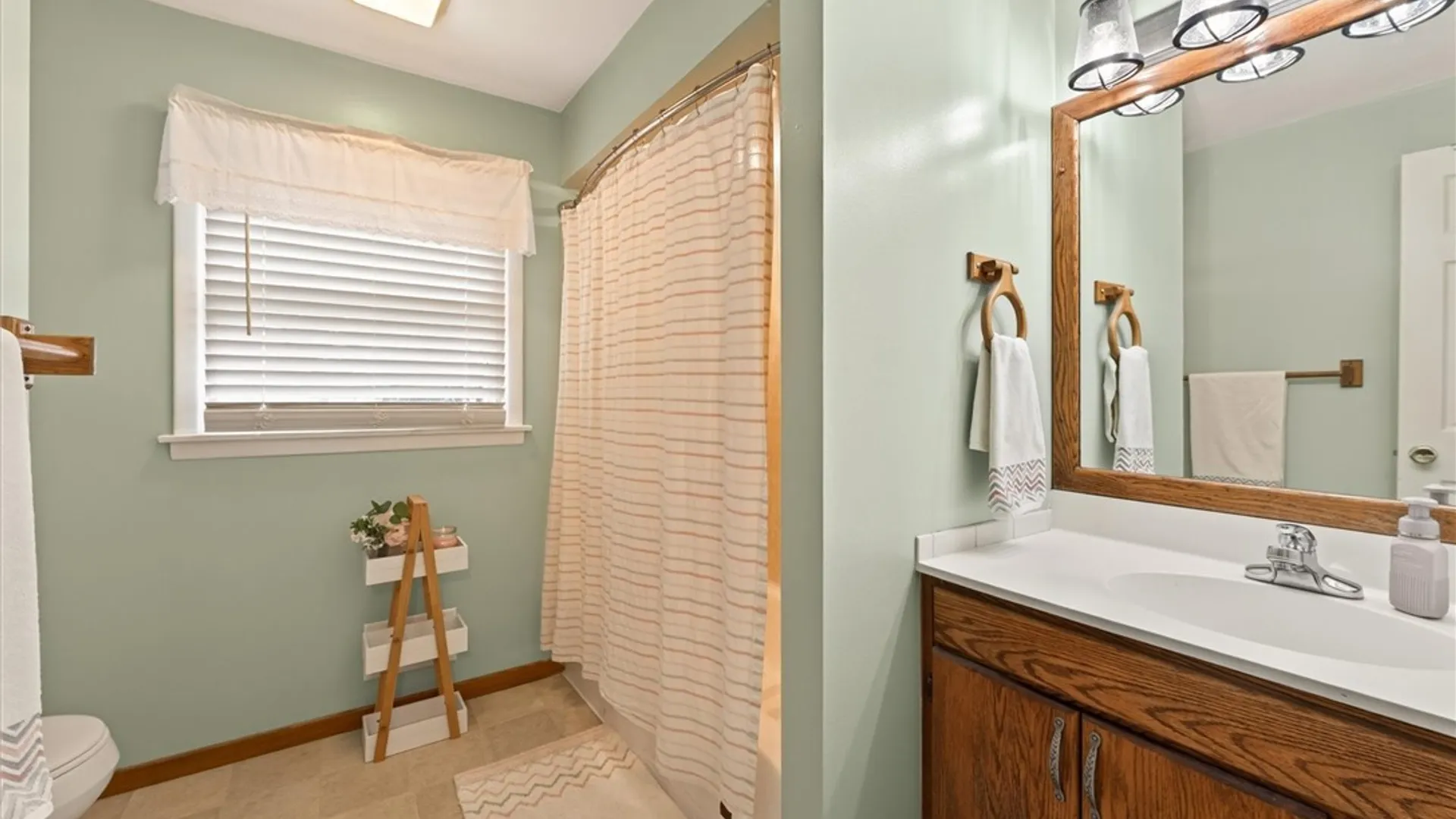 Property at 21 W Canon Drive, Chili, NY 14624 40
