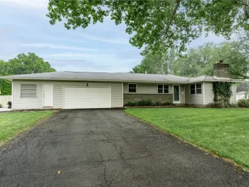 Property at 167 Willowen Dr, Irondequoit, NY 14609