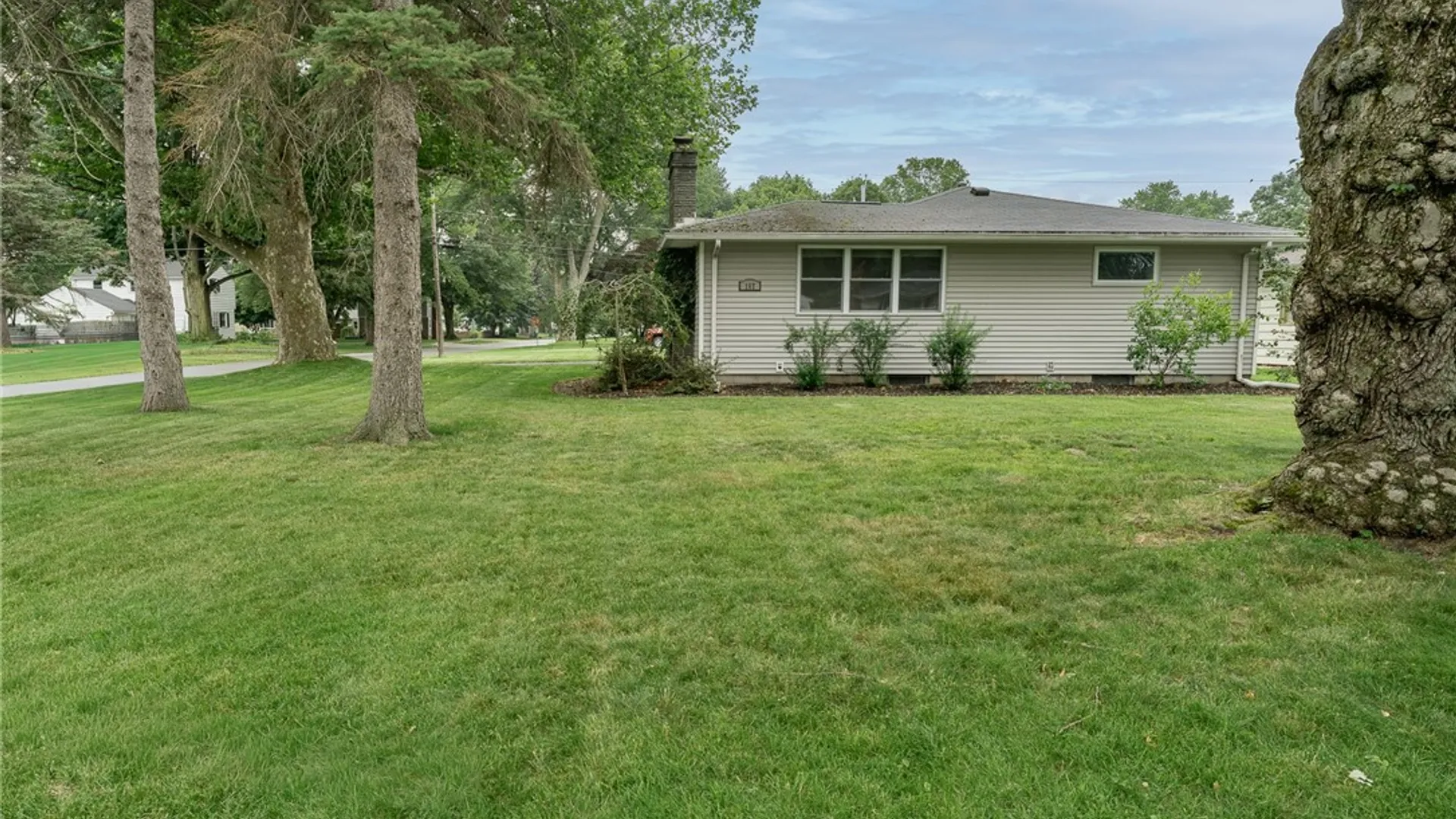 Property at 167 Willowen Dr, Irondequoit, NY 14609 40