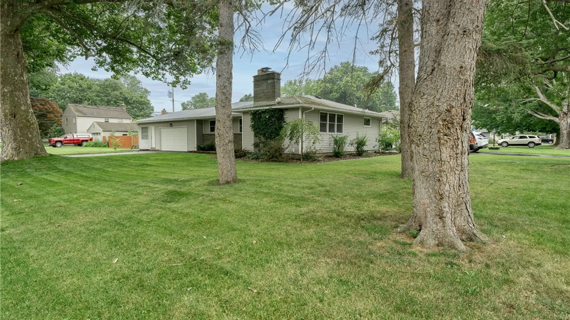 Property at 167 Willowen Dr, Irondequoit, NY 14609 41
