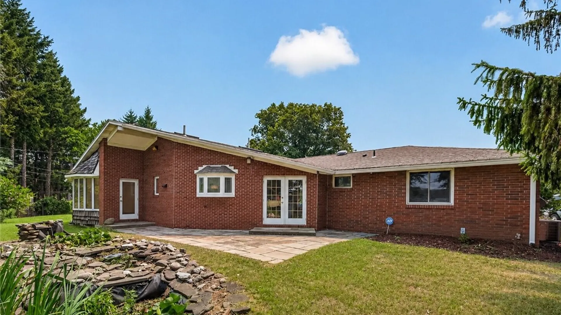 Property at 7 Frandee Lane, Greece, NY 14626 37