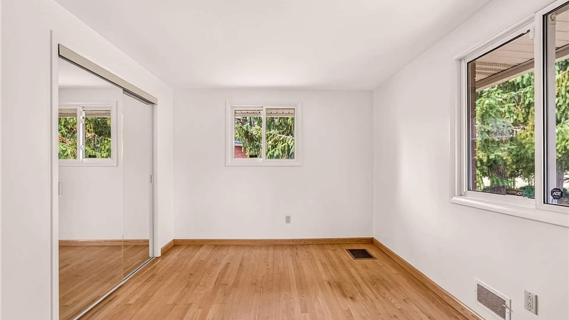 Property at 7 Frandee Lane, Greece, NY 14626 29