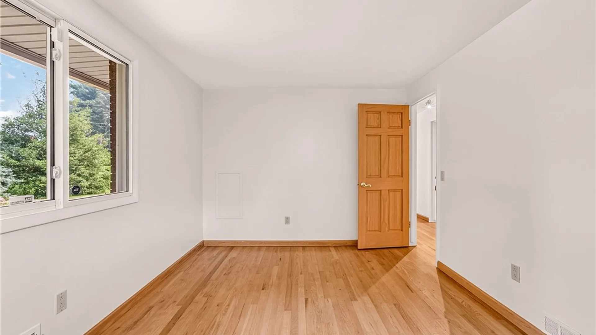 Property at 7 Frandee Lane, Greece, NY 14626 30