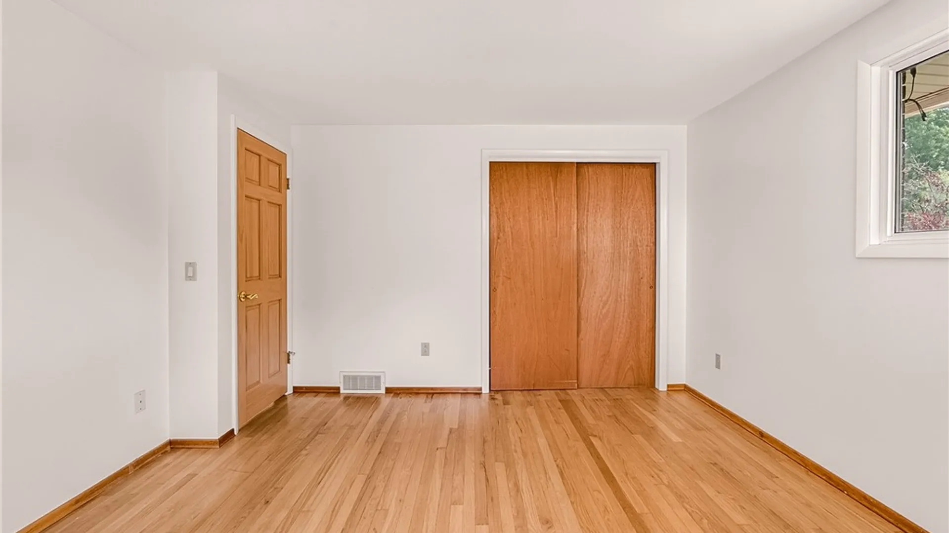 Property at 7 Frandee Lane, Greece, NY 14626 27