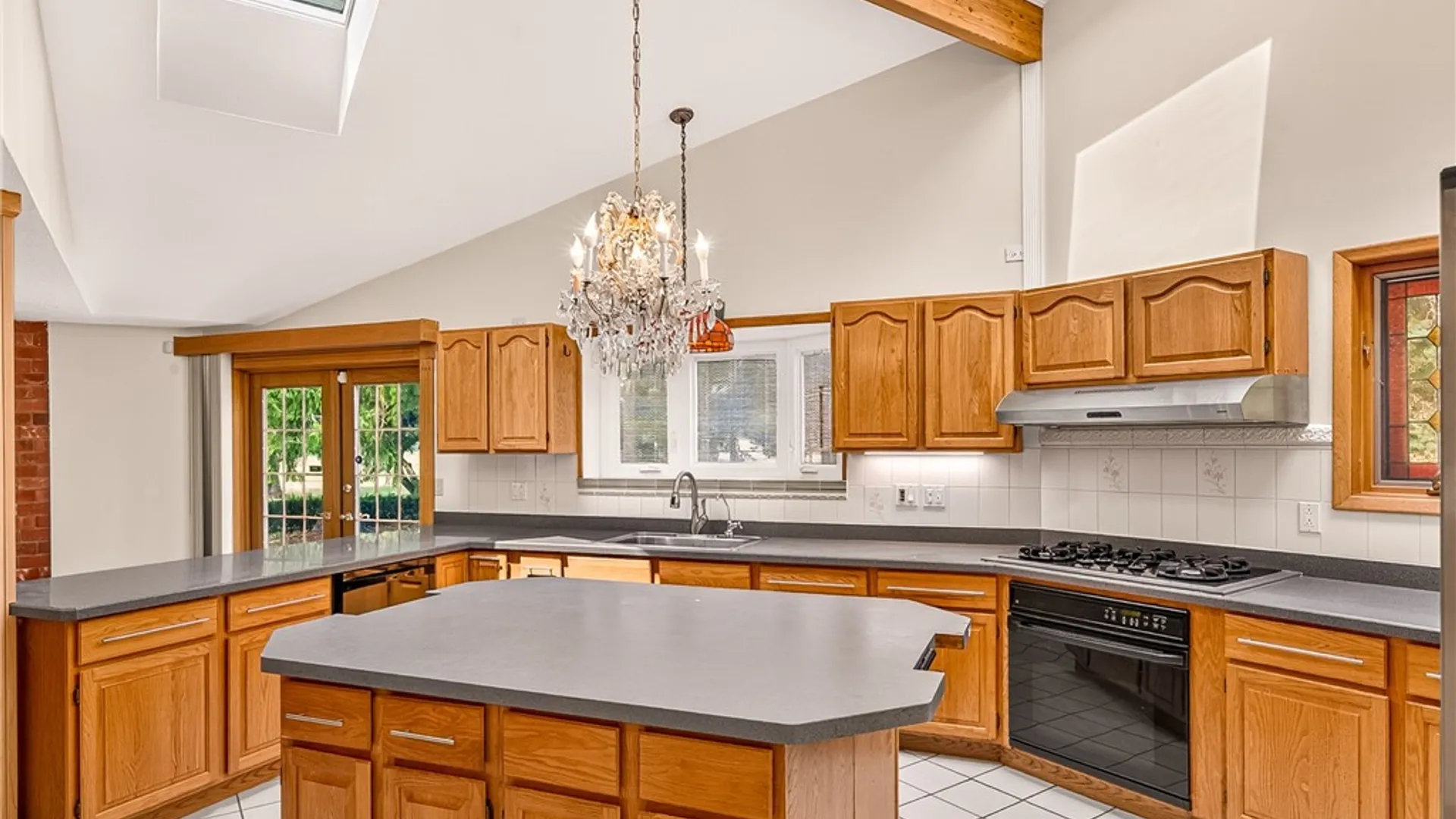 Property at 7 Frandee Lane, Greece, NY 14626 13