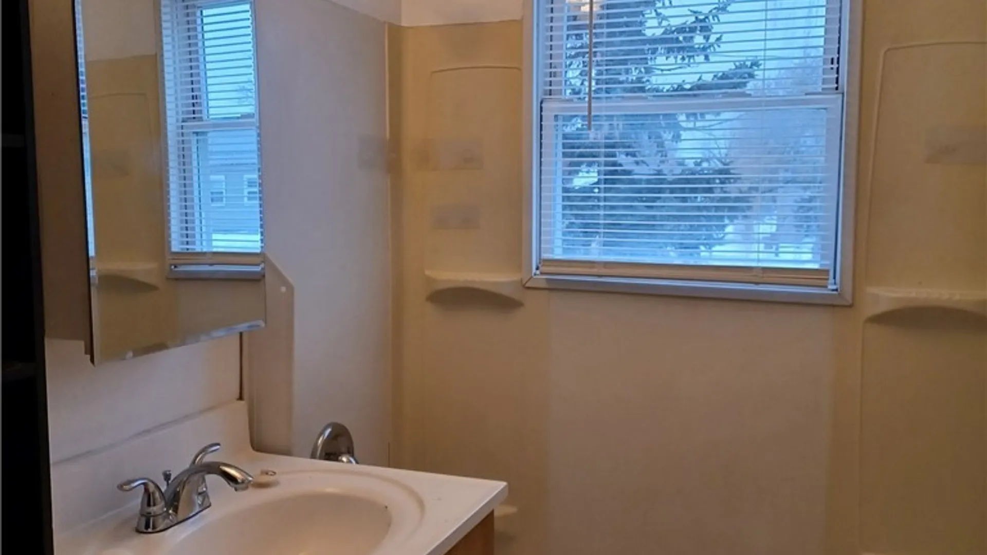 Property at 6 Springfield Drive, Cheektowaga, NY 14225 11