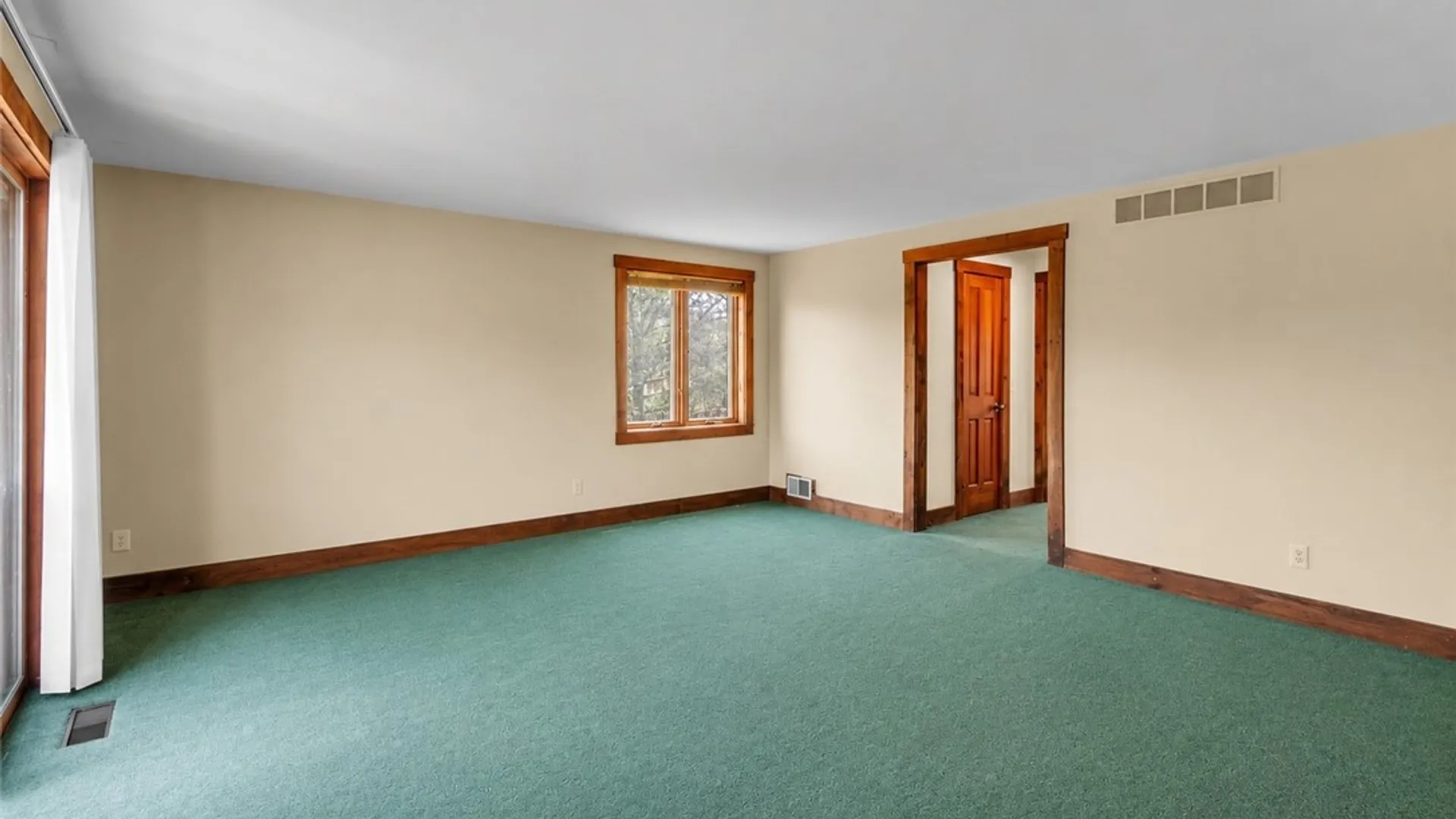 Property at 5111 Oakwood Drive, Pendleton, NY 14120 32