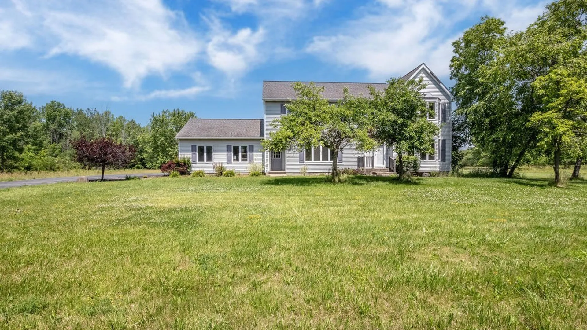 Property at 5111 Oakwood Drive, Pendleton, NY 14120 2