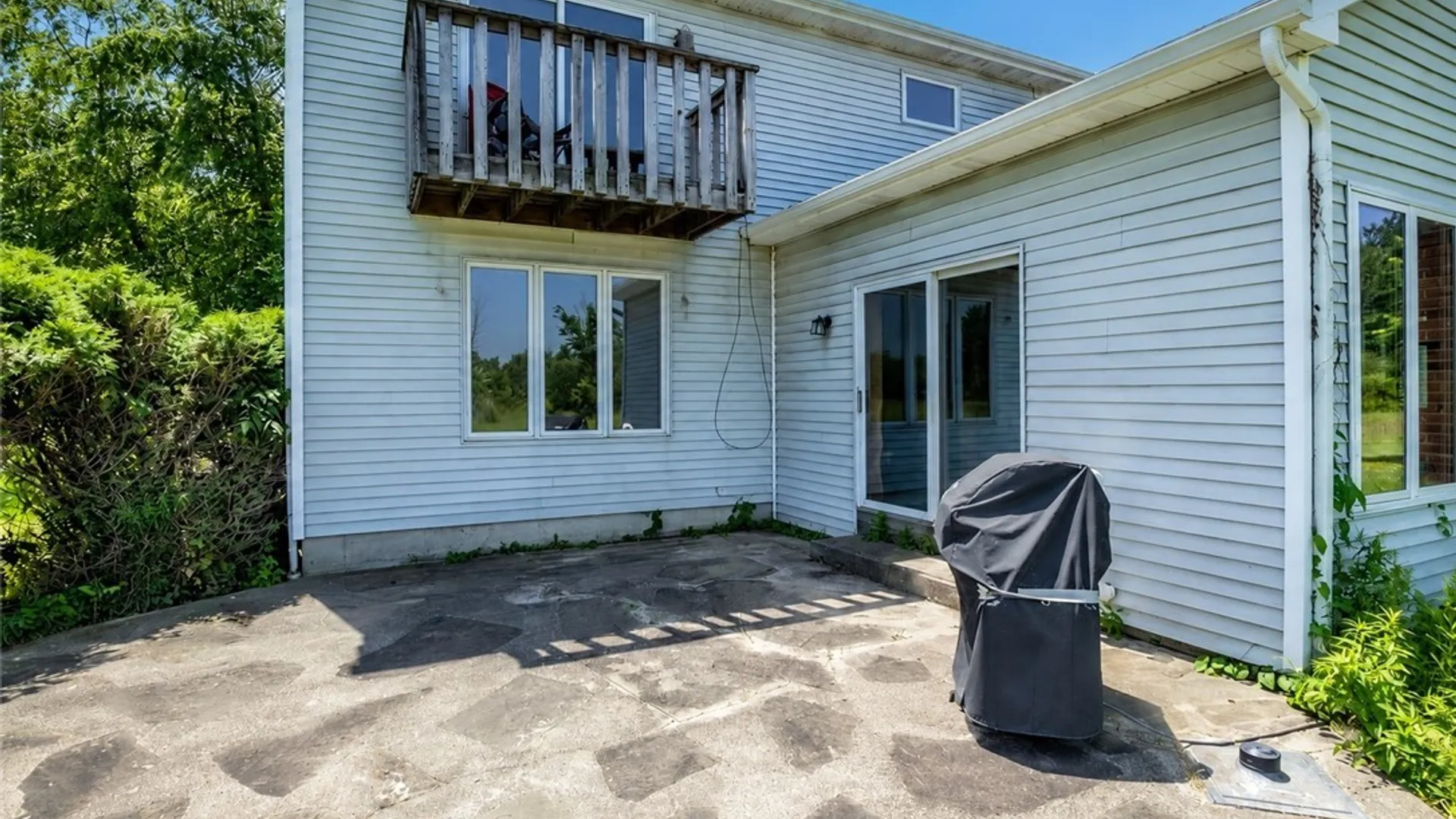 Property at 5111 Oakwood Drive, Pendleton, NY 14120 7