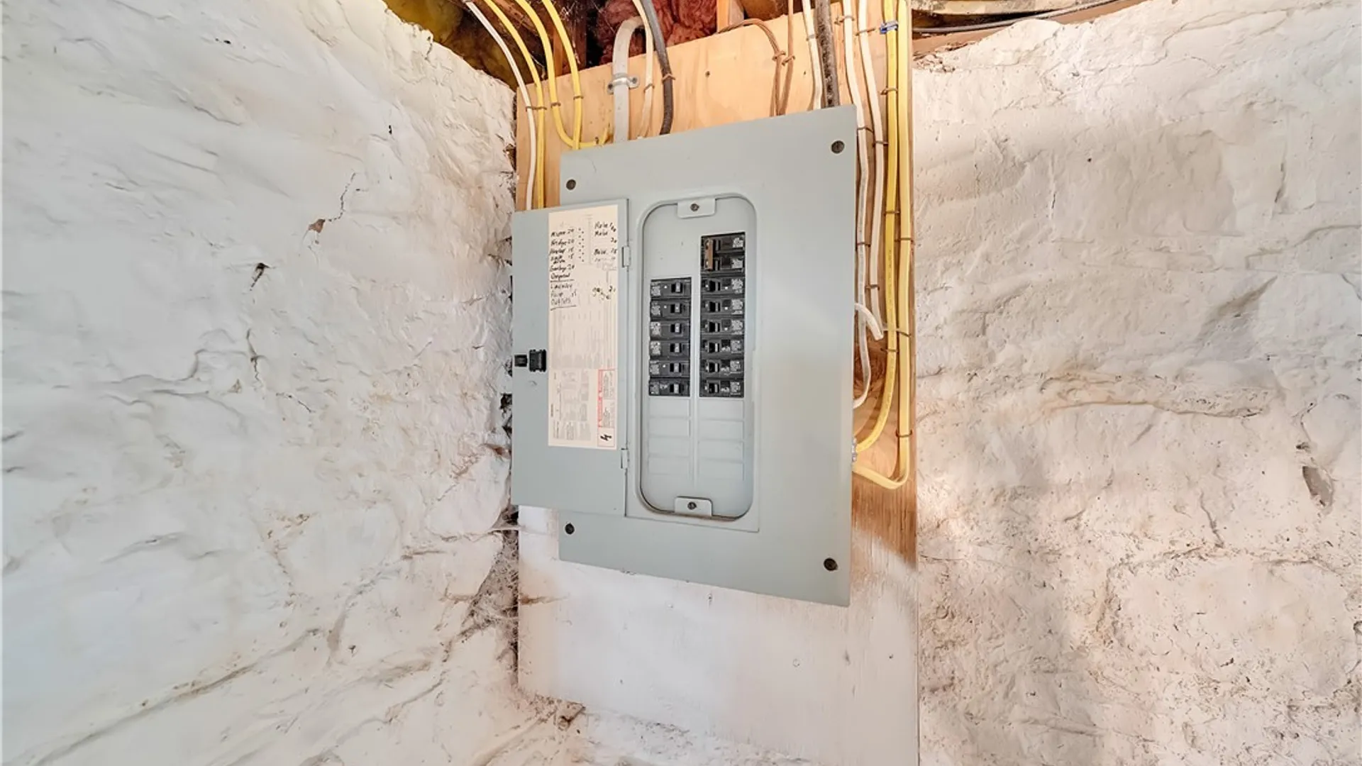 Property at 107 Niagara Street, North Tonawanda, NY 14120 36