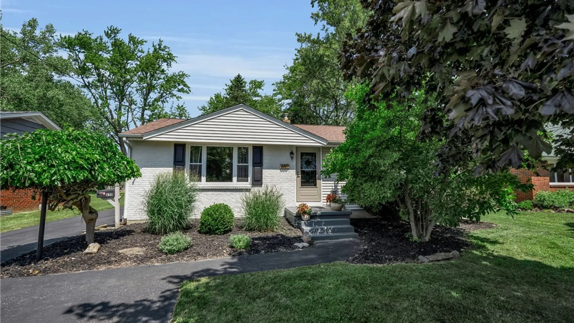 Property at 650 East And West Road, West Seneca, NY 14224 2