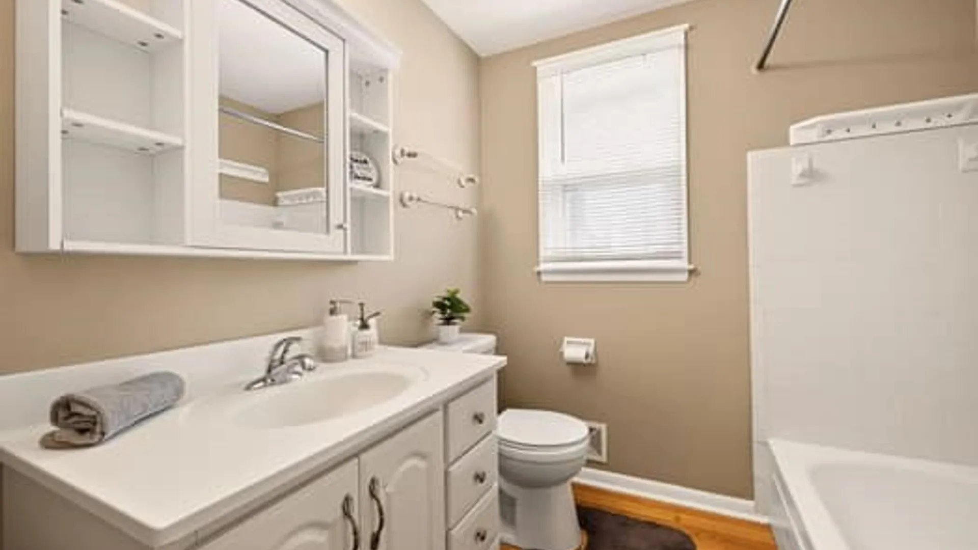 Property at 912 Trolley Boulevard, Gates, NY 14606 17