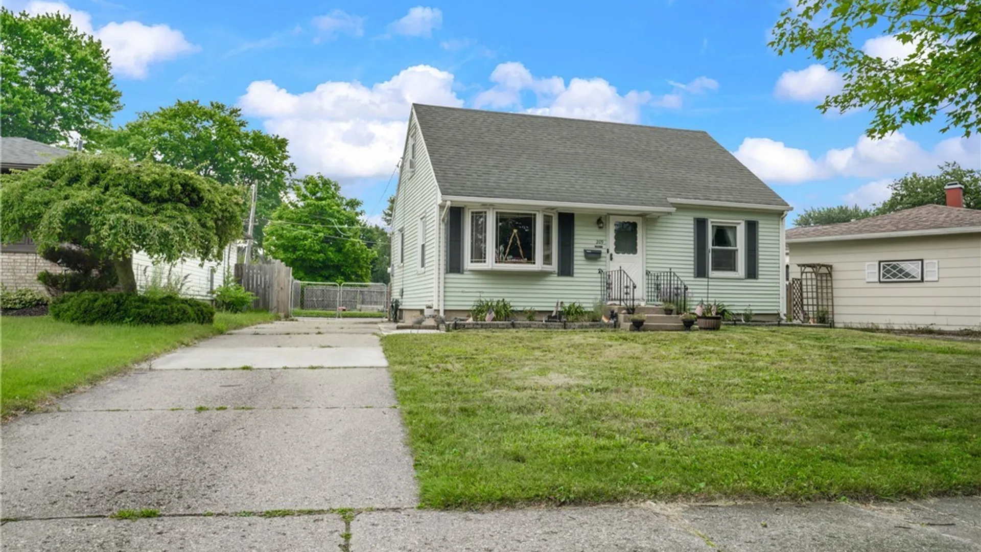 Property at 209 Darwin Drive, Lancaster, NY 14043 2