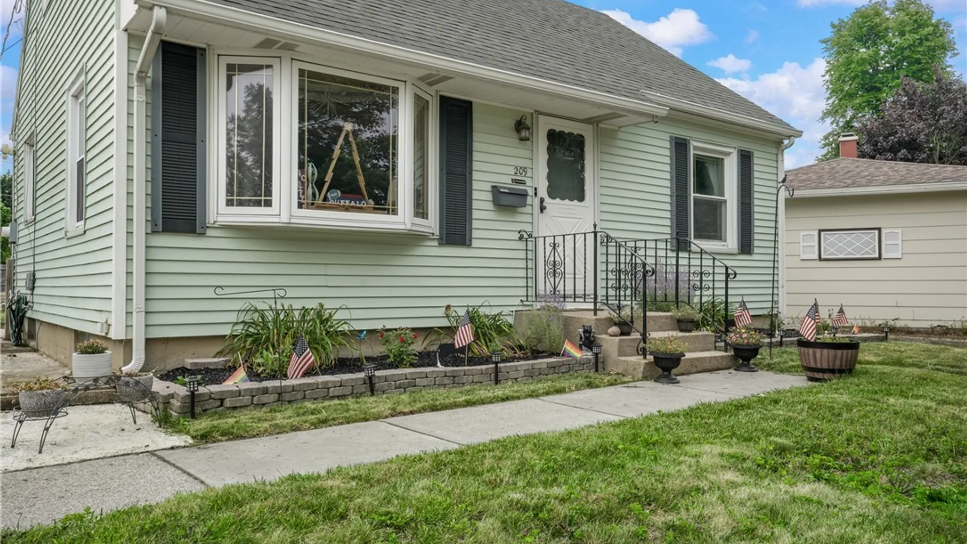 Property at 209 Darwin Drive, Lancaster, NY 14043 3