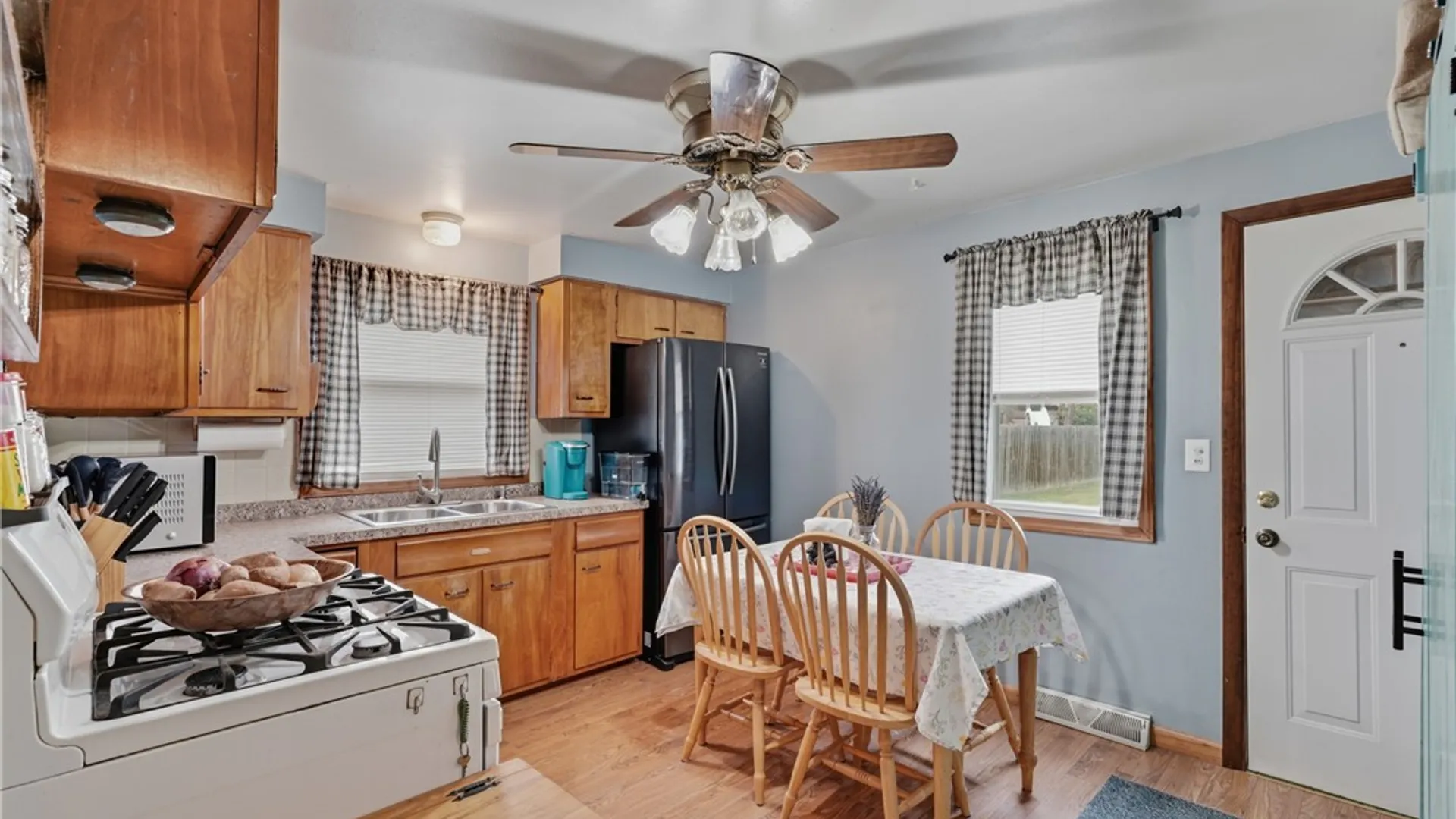 Property at 209 Darwin Drive, Lancaster, NY 14043 6