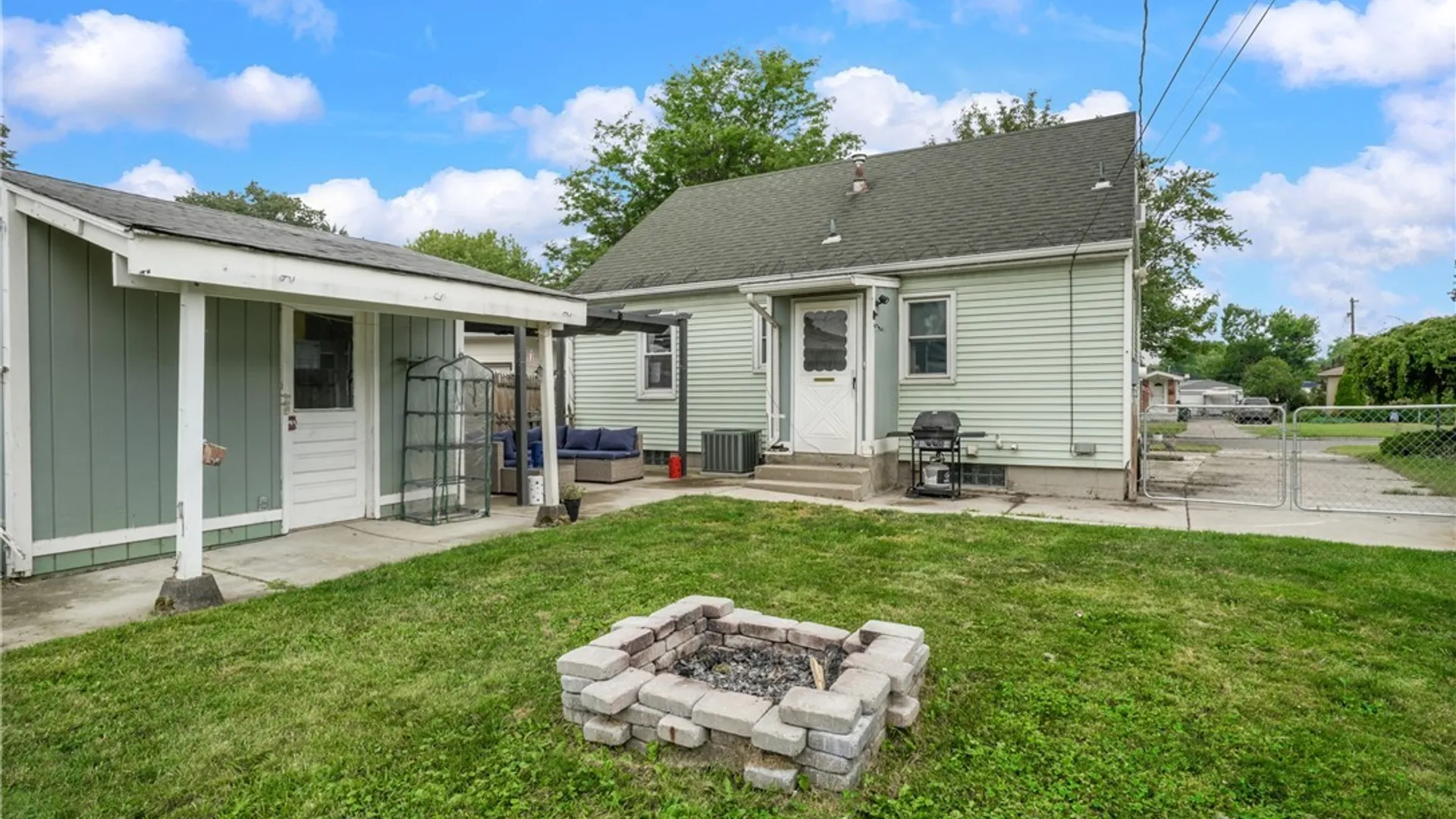 Property at 209 Darwin Drive, Lancaster, NY 14043 18