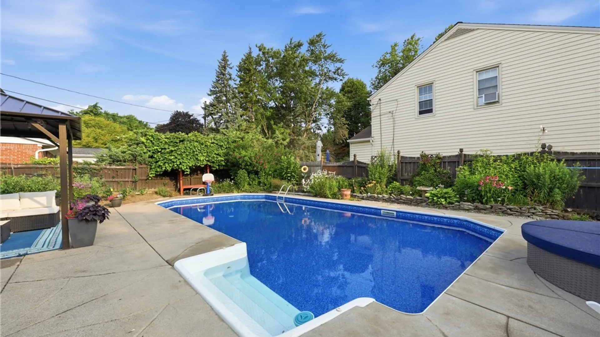 Property at 53 Willowgrove, Tonawanda, NY 14150 35