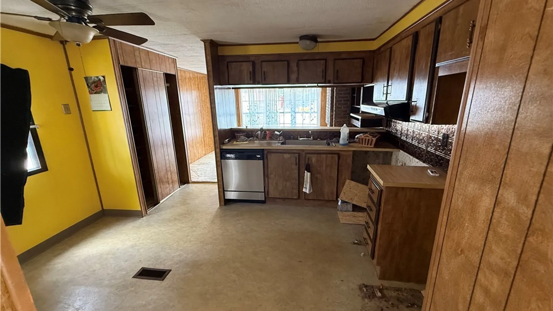 Property at 59 Annamarie, Cheektowaga, NY 14225 12