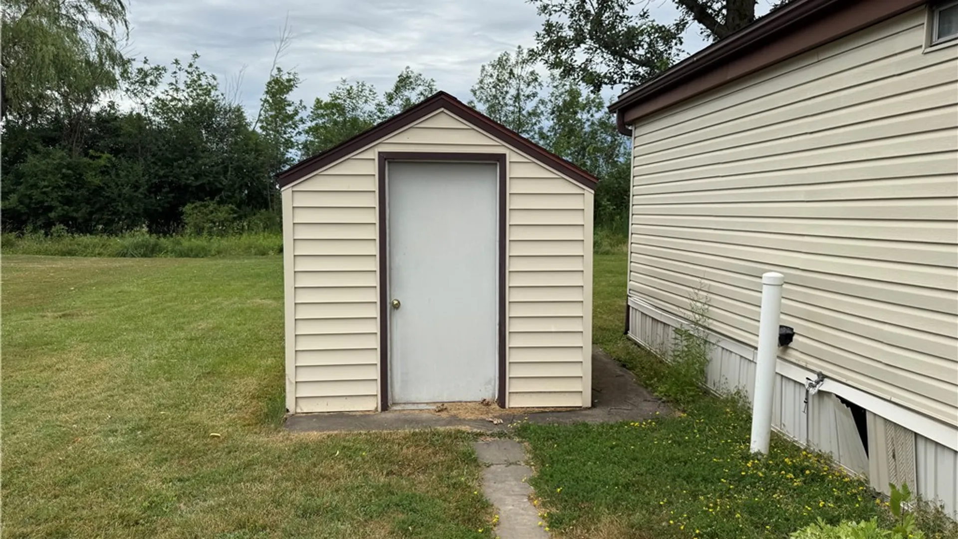 Property at 59 Annamarie, Cheektowaga, NY 14225 9