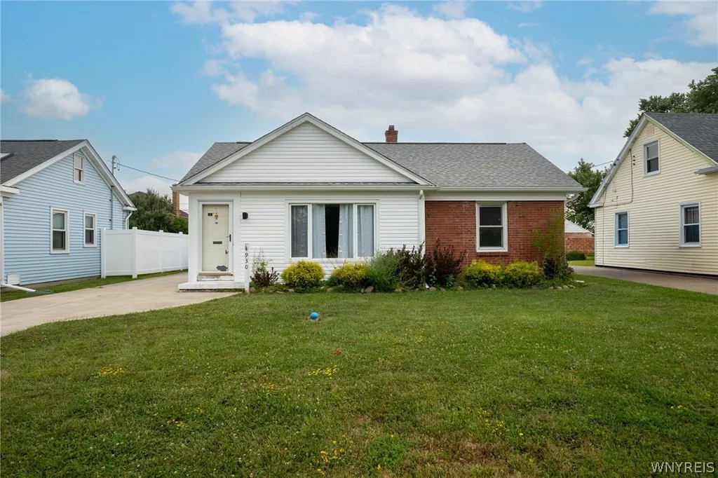 Property at 4930 Mount Vernon Boulevard, Hamburg, NY 14075