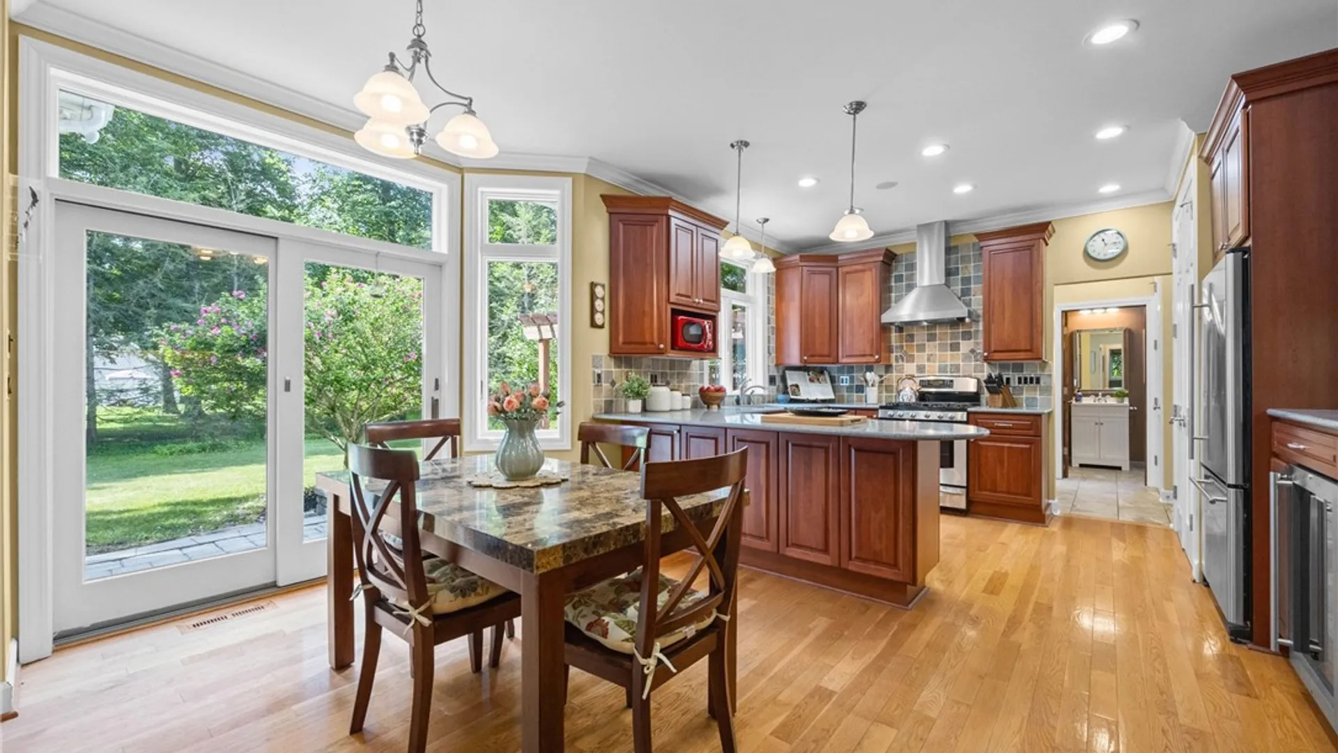 Property at 6 Crabtree Circle, Penfield, NY 14580 12