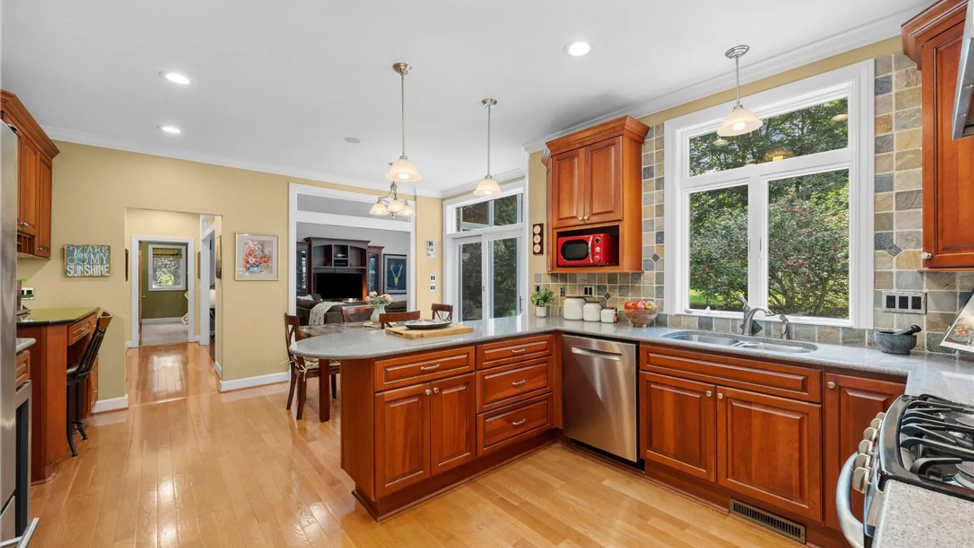 Property at 6 Crabtree Circle, Penfield, NY 14580 18