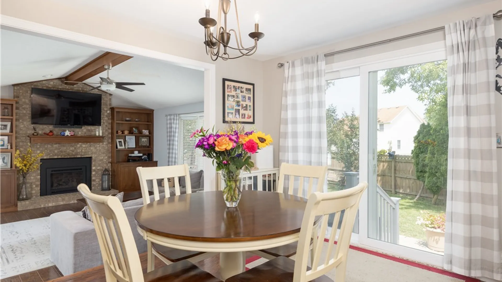 Property at 17 Spruceland, Lancaster, NY 14086 11