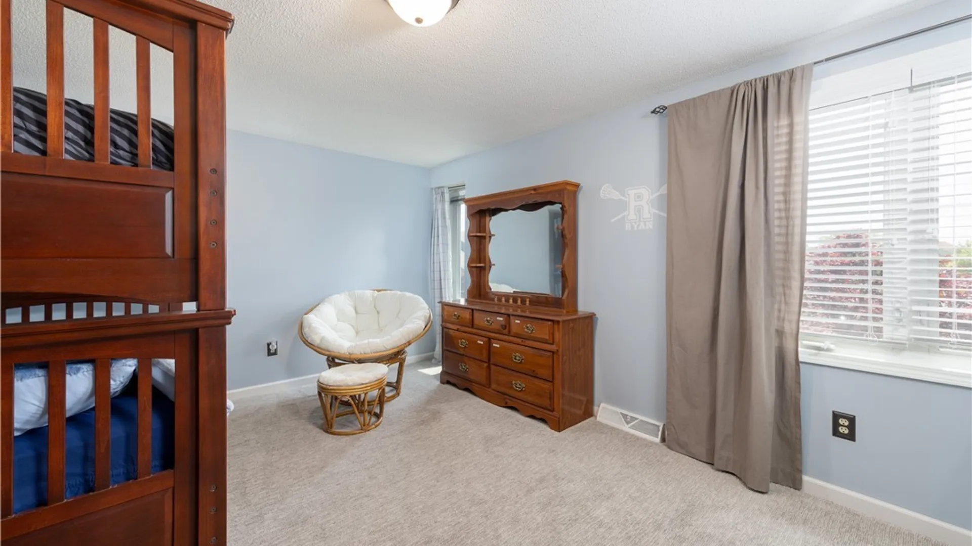 Property at 17 Spruceland, Lancaster, NY 14086 21