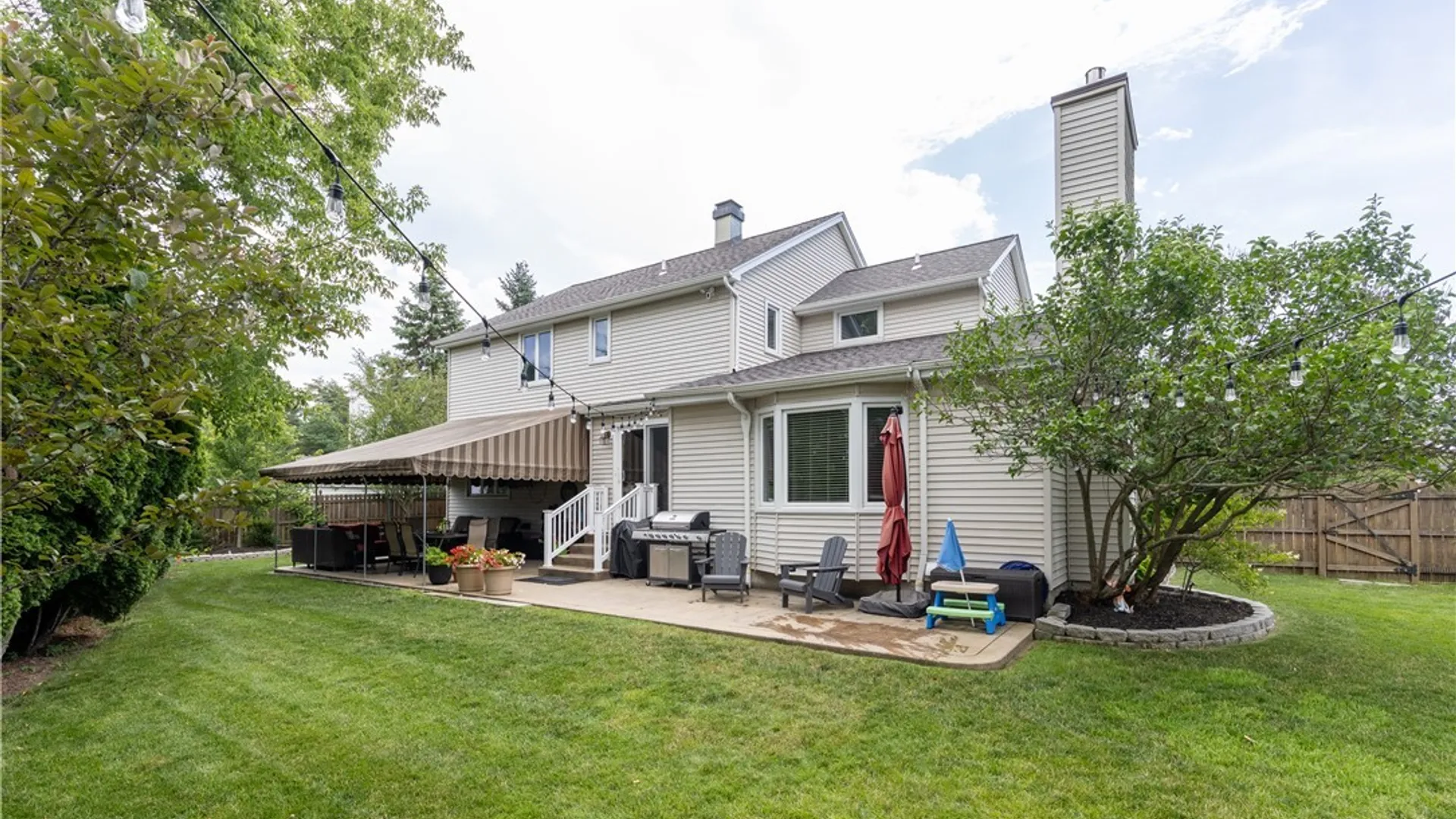 Property at 17 Spruceland, Lancaster, NY 14086 23