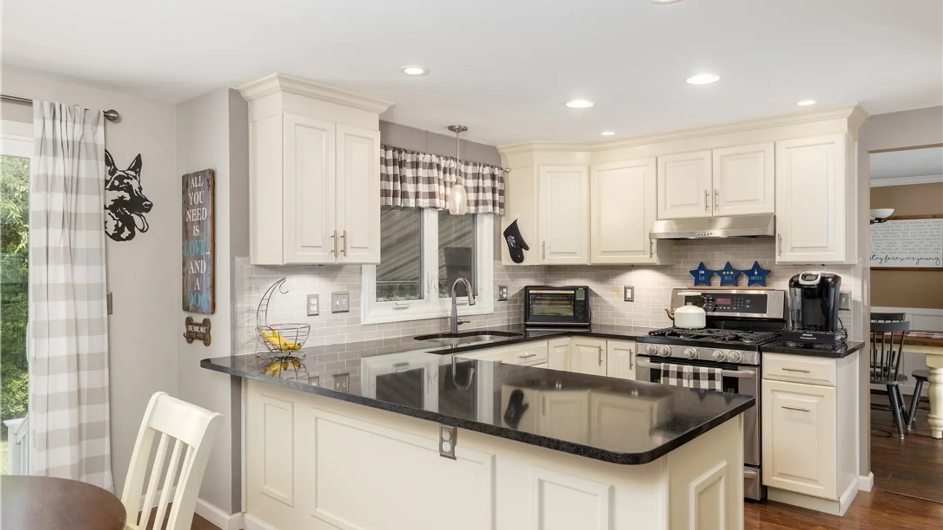 Property at 17 Spruceland, Lancaster, NY 14086 9