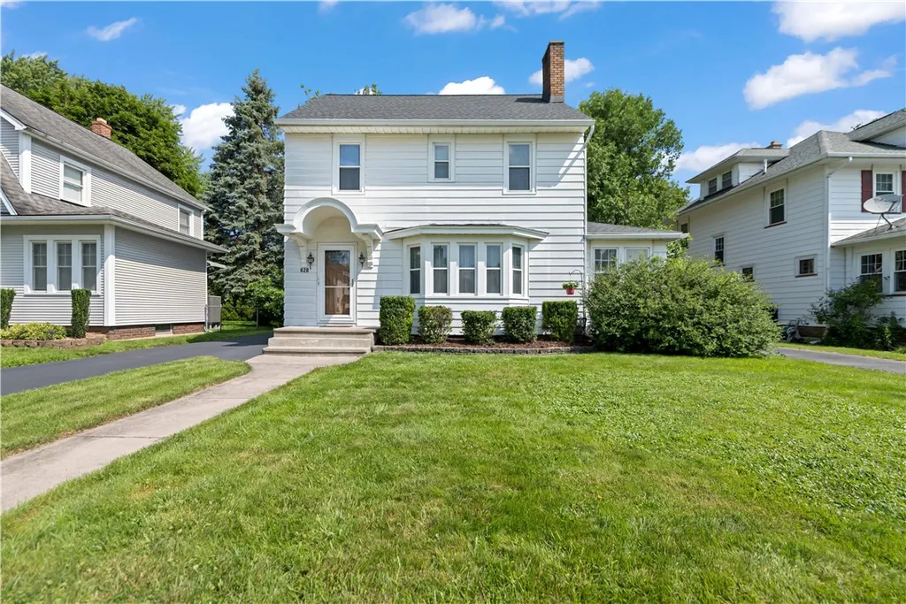 Property at 628 Laurelton Road, Irondequoit, NY 14609
