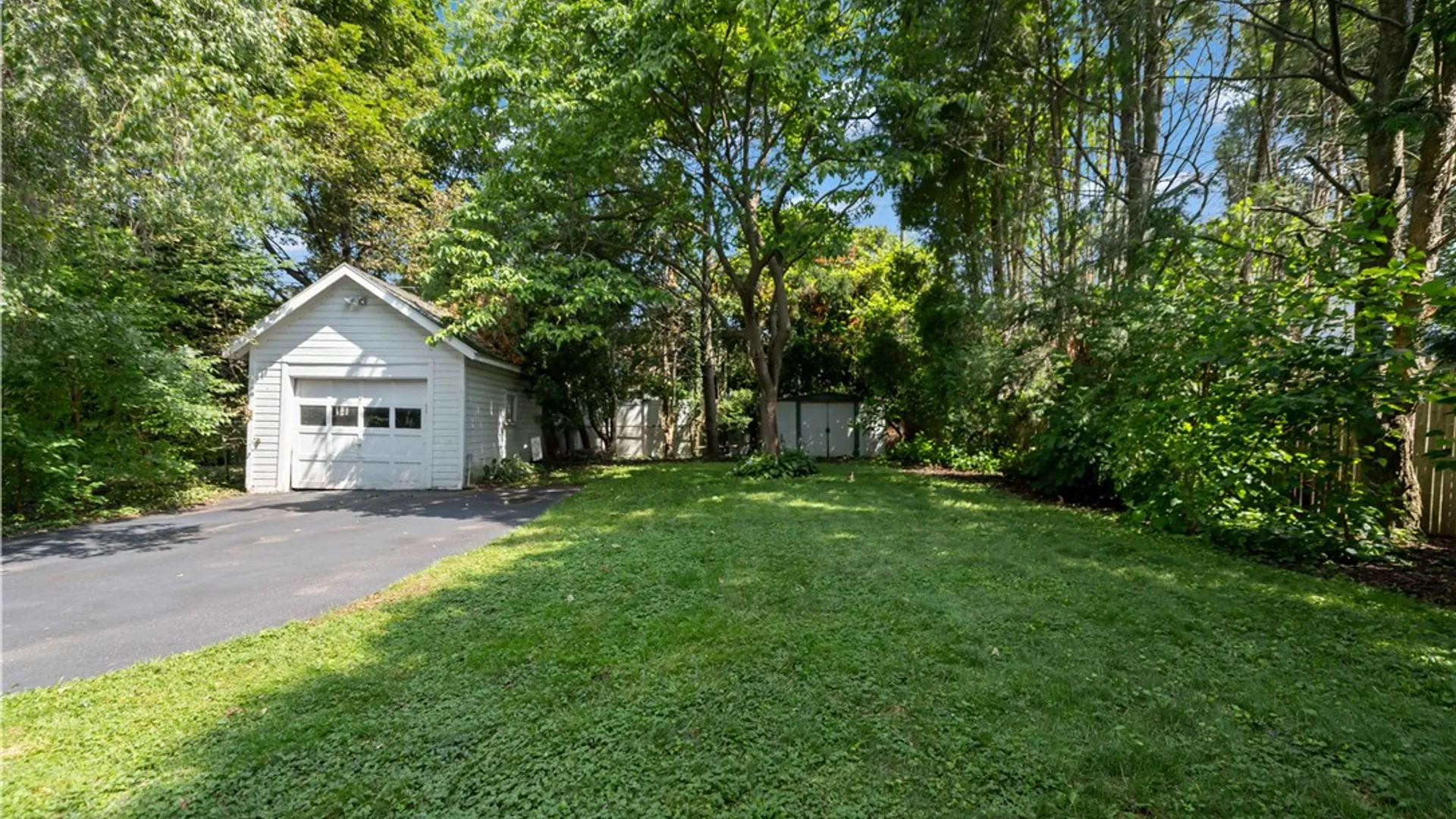 Property at 628 Laurelton Road, Irondequoit, NY 14609 23